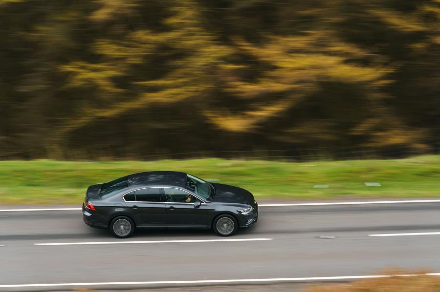 Volkswagen Passat SEL (B8) 2019 года  (UK) (фото 5 из 24)